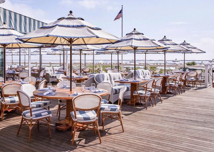 How to Choose the Best Outdoor Waterfront Dining Experience